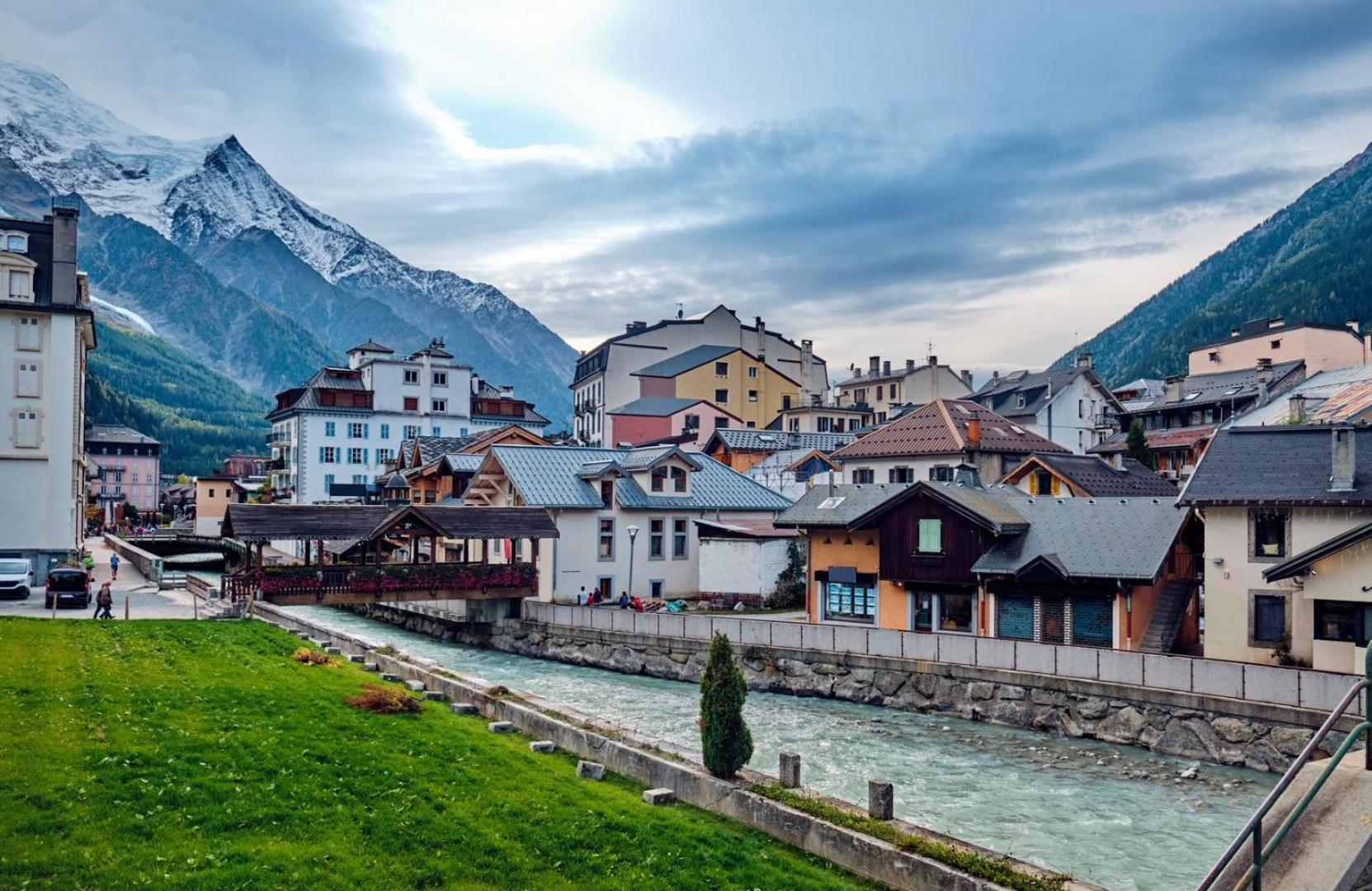Apartment Au Bon Coin - Luxury Chamonix Hidden Haven, Mont Blanc View, Hot Tub And Garden Luaran gambar