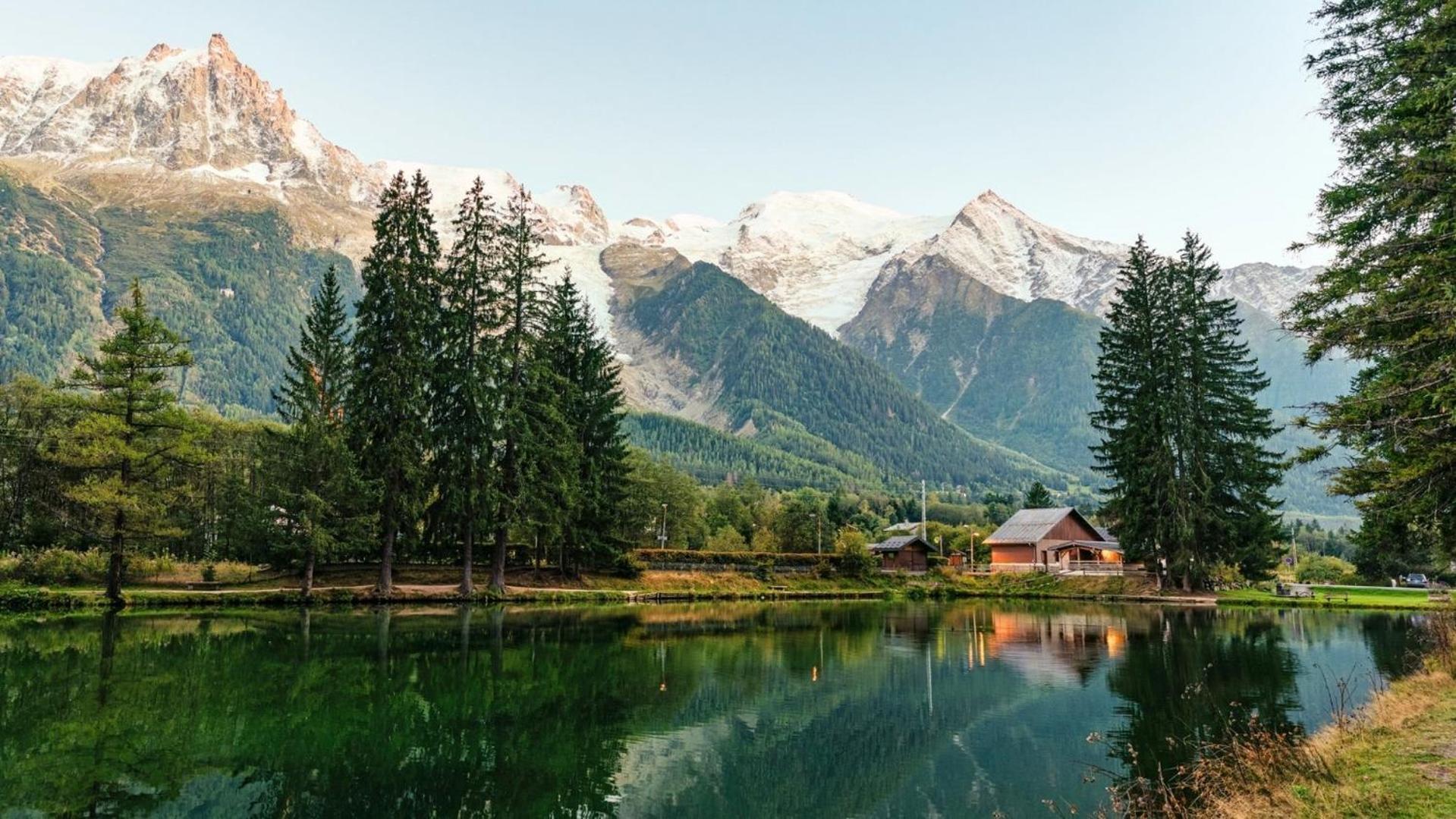 Apartment Au Bon Coin - Luxury Chamonix Hidden Haven, Mont Blanc View, Hot Tub And Garden Luaran gambar