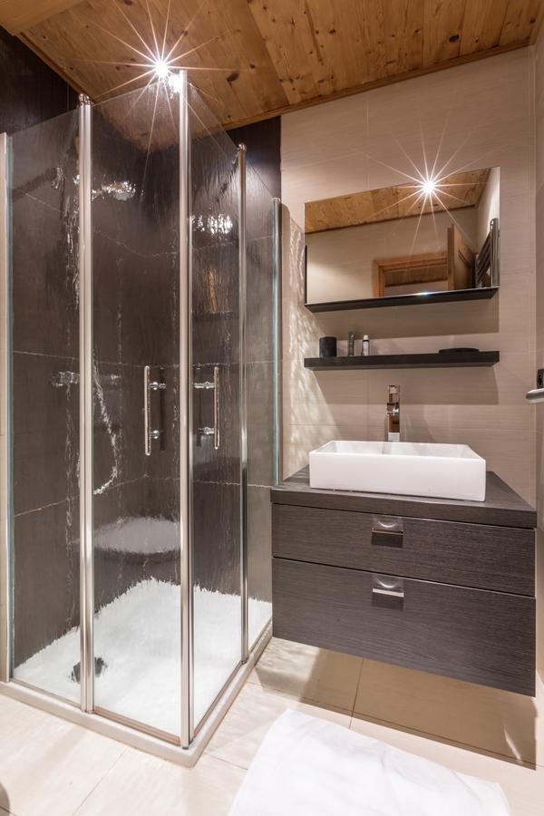 Apartment Au Bon Coin - Luxury Chamonix Hidden Haven, Mont Blanc View, Hot Tub And Garden Luaran gambar